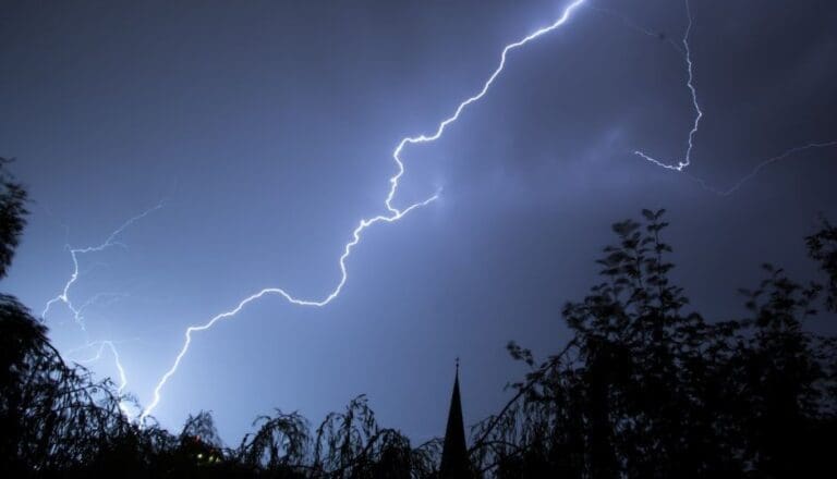 Severe Thunderstorm in Kansas Kills One, Injures Three, Overturns ...